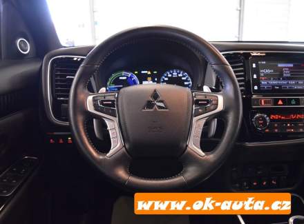 Mitsubishi - Outlander