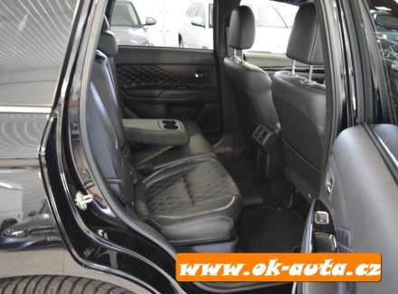 Mitsubishi - Outlander