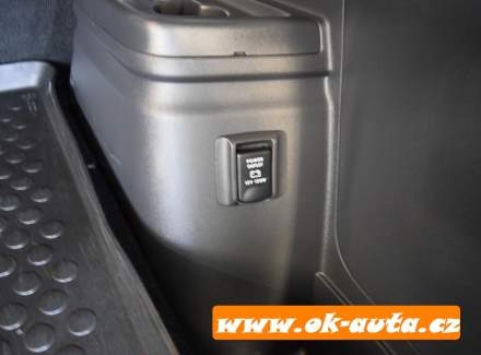 Mitsubishi - Outlander