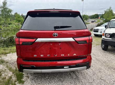Toyota - Sequoia
