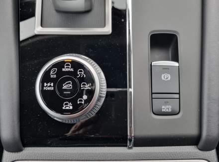 Mitsubishi - Outlander