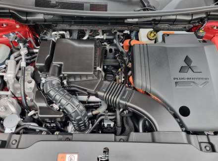 Mitsubishi - Outlander