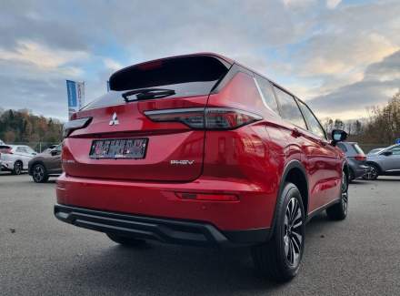 Mitsubishi - Outlander