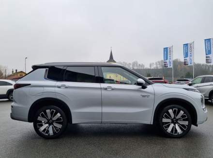 Mitsubishi - Outlander