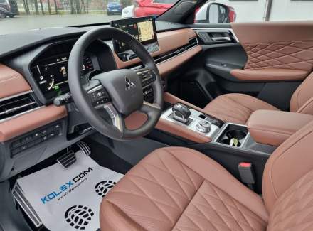 Mitsubishi - Outlander