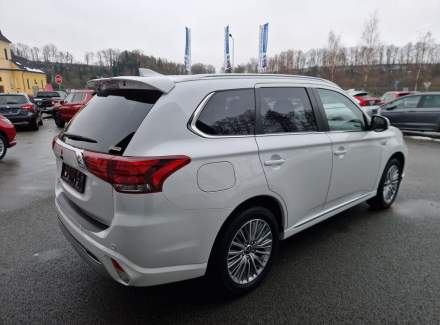Mitsubishi - Outlander