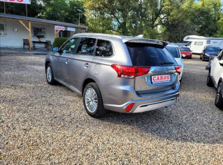 Mitsubishi - Outlander