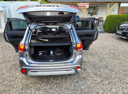 Mitsubishi - Outlander