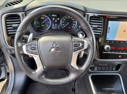 Mitsubishi - Outlander