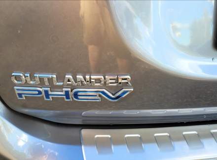 Mitsubishi - Outlander