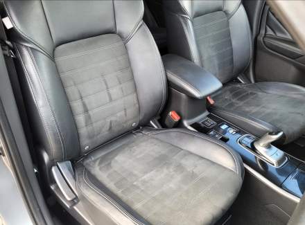 Mitsubishi - Outlander