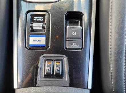 Mitsubishi - Outlander