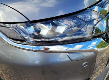 Mitsubishi - Outlander