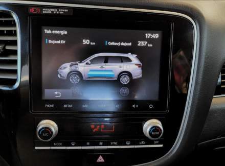 Mitsubishi - Outlander