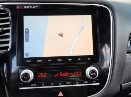 Mitsubishi - Outlander