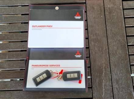 Mitsubishi - Outlander