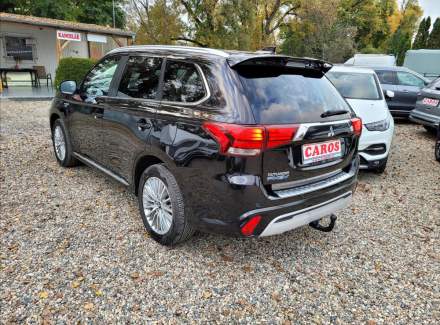 Mitsubishi - Outlander