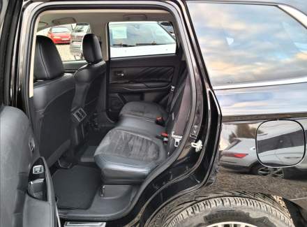 Mitsubishi - Outlander