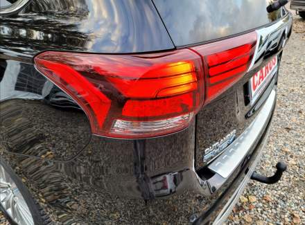 Mitsubishi - Outlander