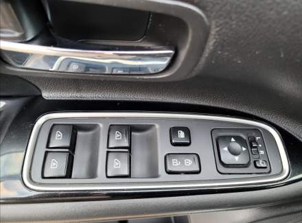 Mitsubishi - Outlander