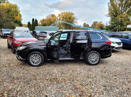 Mitsubishi - Outlander