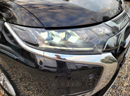 Mitsubishi - Outlander