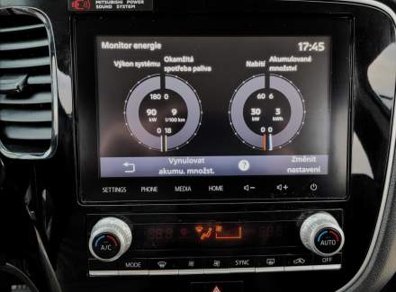 Mitsubishi - Outlander