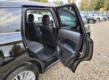 Mitsubishi - Outlander