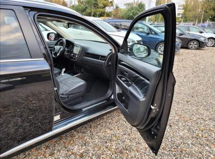 Mitsubishi - Outlander