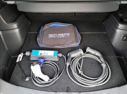 Mitsubishi - Outlander