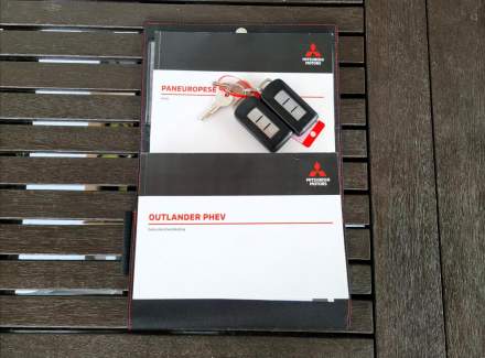 Mitsubishi - Outlander