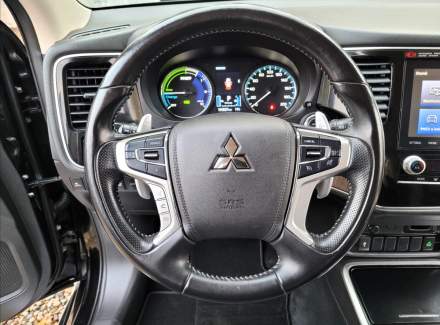 Mitsubishi - Outlander