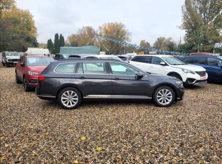 Volkswagen - Passat