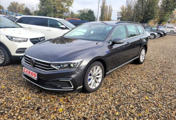 Volkswagen - Passat