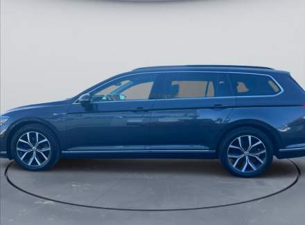 Volkswagen - Passat