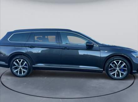 Volkswagen - Passat