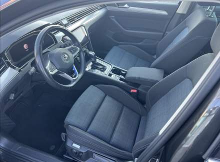 Volkswagen - Passat