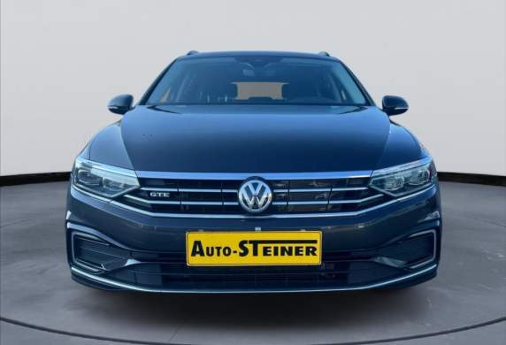 Volkswagen - Passat