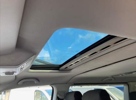 Volkswagen - Caravelle