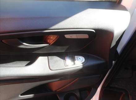 Mercedes-Benz - Vito
