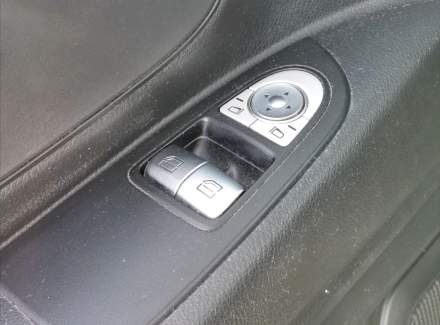 Mercedes-Benz - Vito