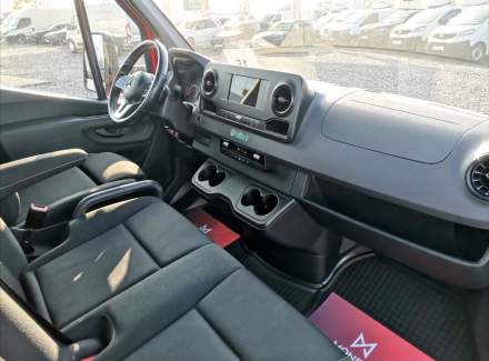 Mercedes-Benz - Sprinter