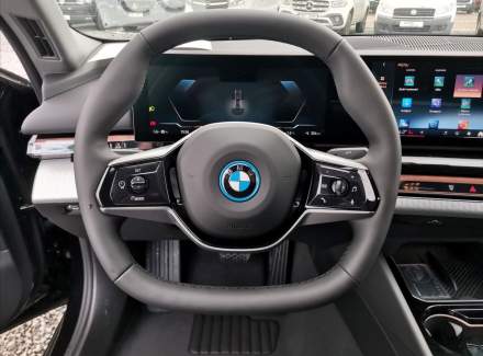 BMW - i5