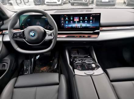 BMW - i5