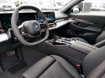 BMW - i5
