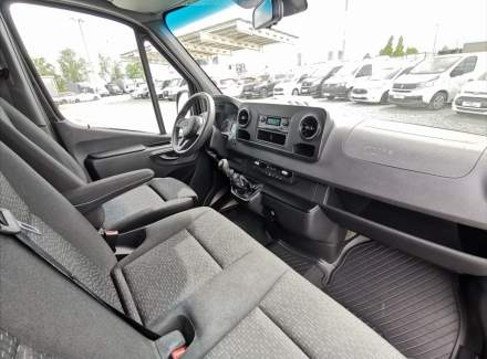 Mercedes-Benz - Sprinter