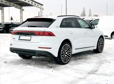 Audi - Q8