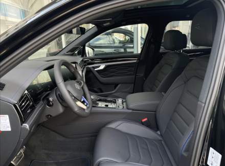 Volkswagen - Touareg