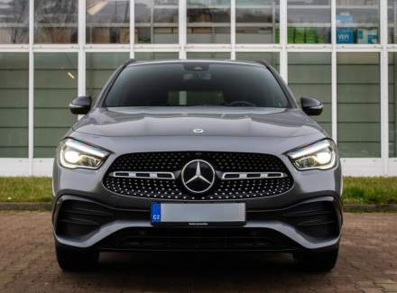Mercedes-Benz - GLA