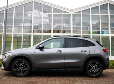 Mercedes-Benz - GLA